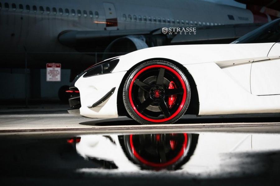  Dodge Viper SRT-10 Roadster on Strasse Wheels 2014 года  (фото 5 из 13)
